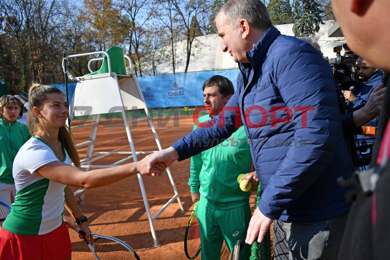 Горан Джокович гледа тренировка тенис национали жени 10