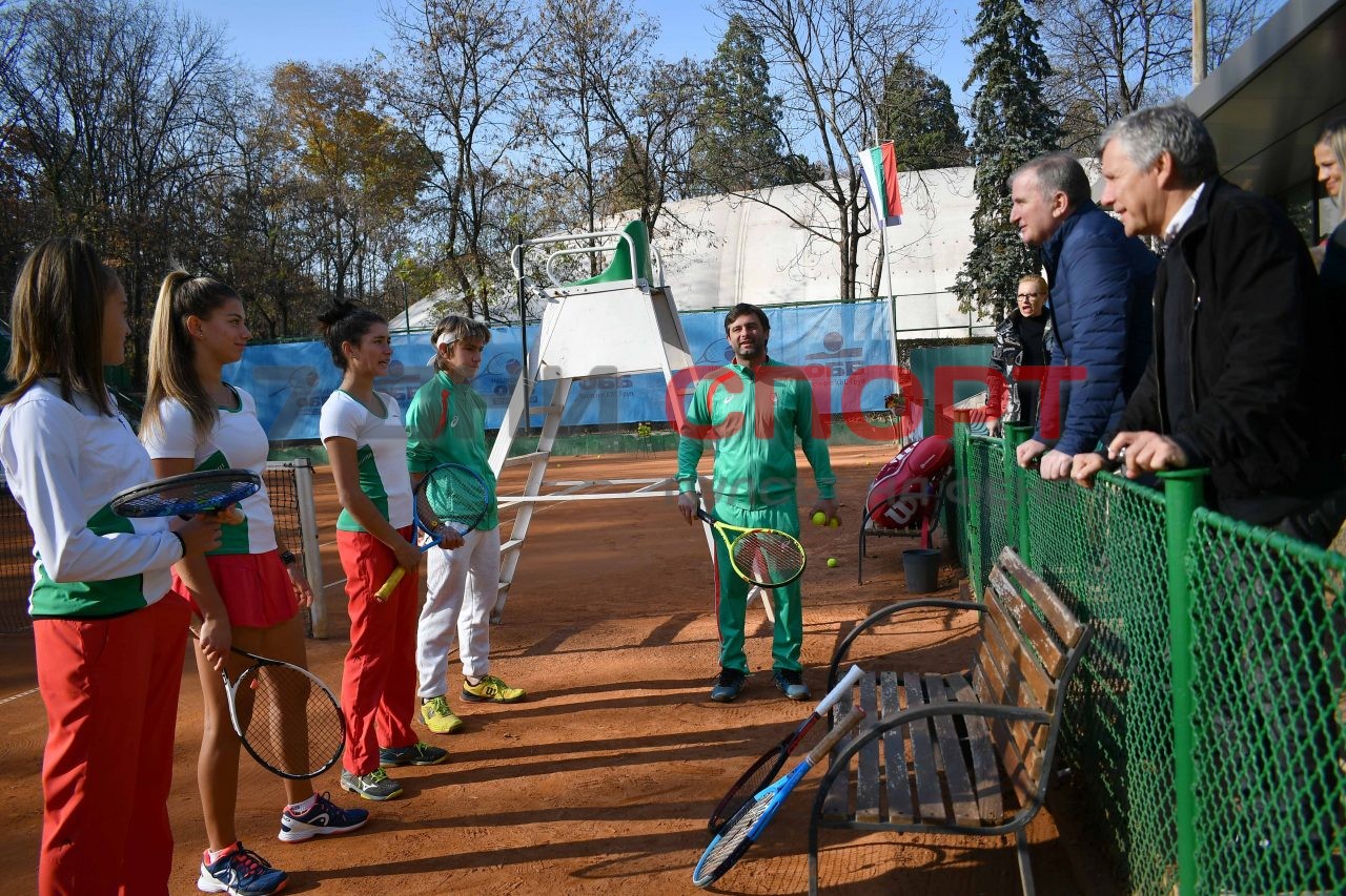 Горан Джокович гледа тренировка тенис национали жени 15